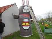 Sněhulák se změnil na Velikonočního zajíce